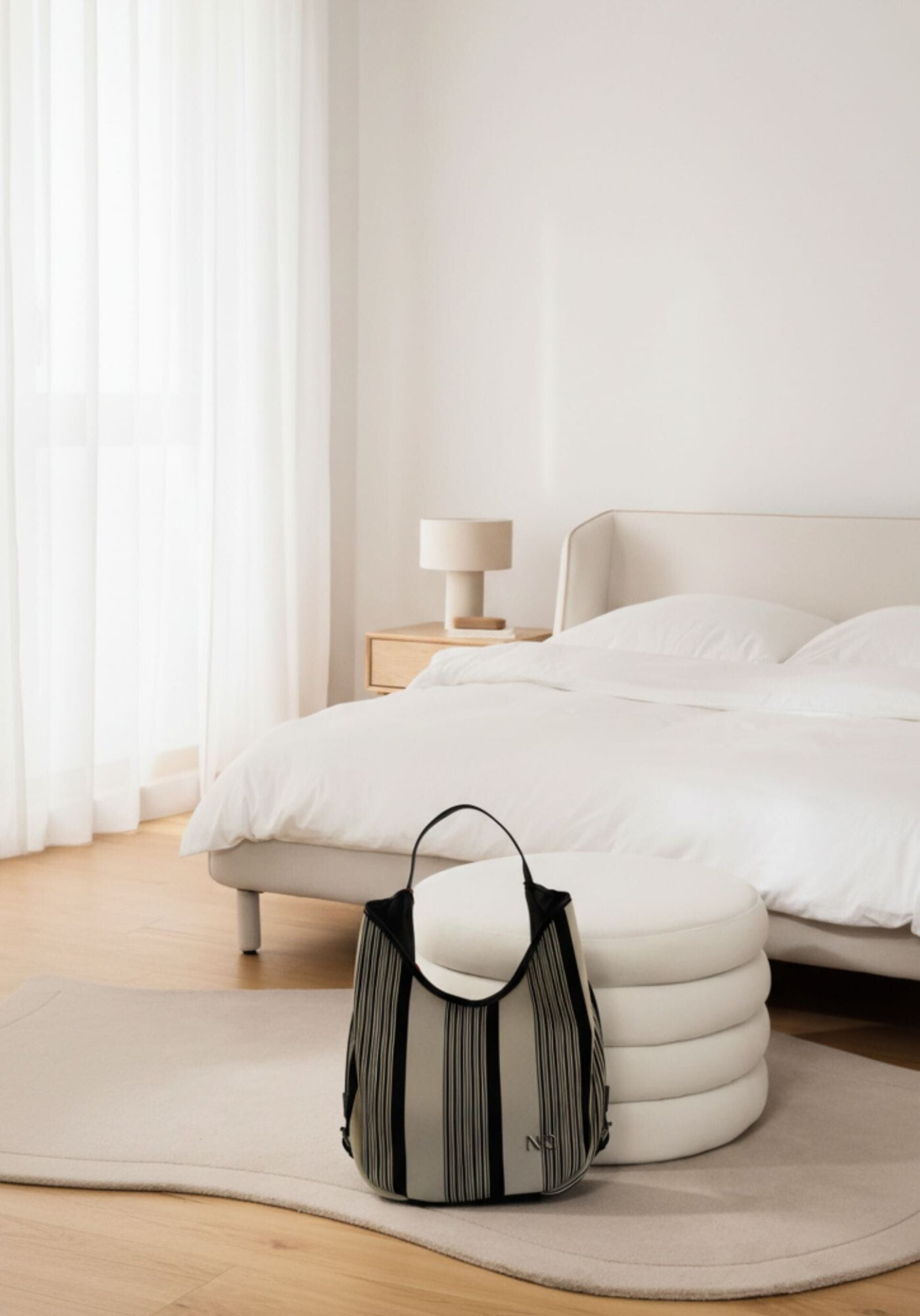 Bolso maxi hobo tejido líneas B&W - 3